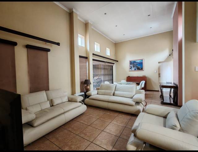 3 BEDROOM TOWNHOUSE FOR SALE IN THREE RIVERS PROPER